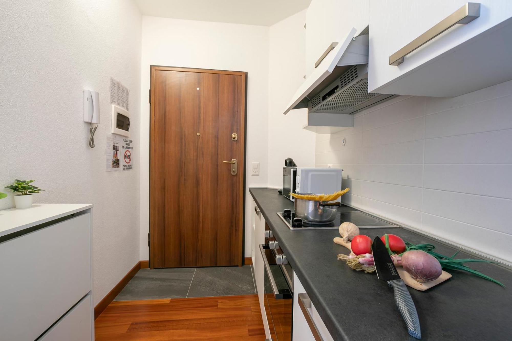 Moonlight - 150M From The Lake - Happy Rentals لوغانو المظهر الخارجي الصورة